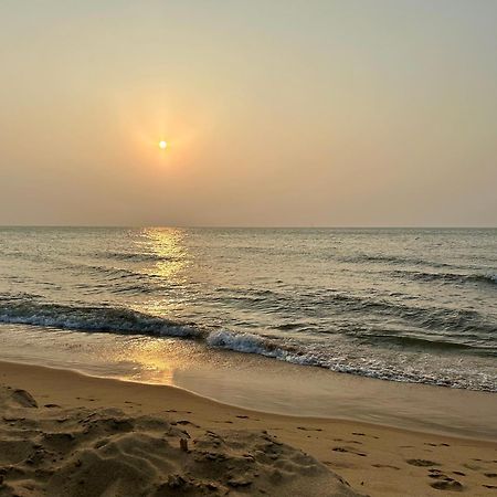 Ocean Breeze Hotel Residencies Britlanka Apartments Negombo Buitenkant foto