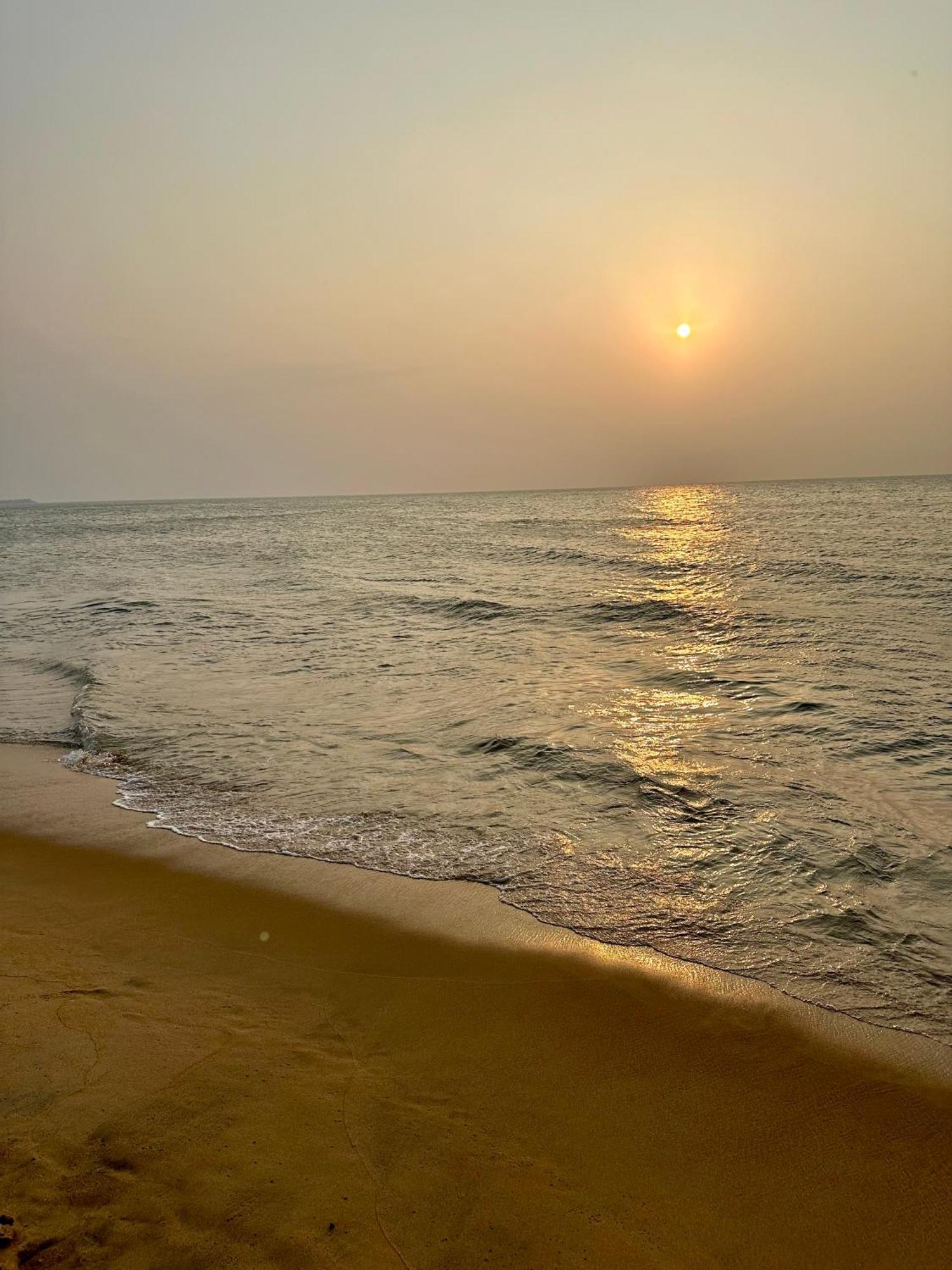 Ocean Breeze Hotel Residencies Britlanka Apartments Negombo Buitenkant foto