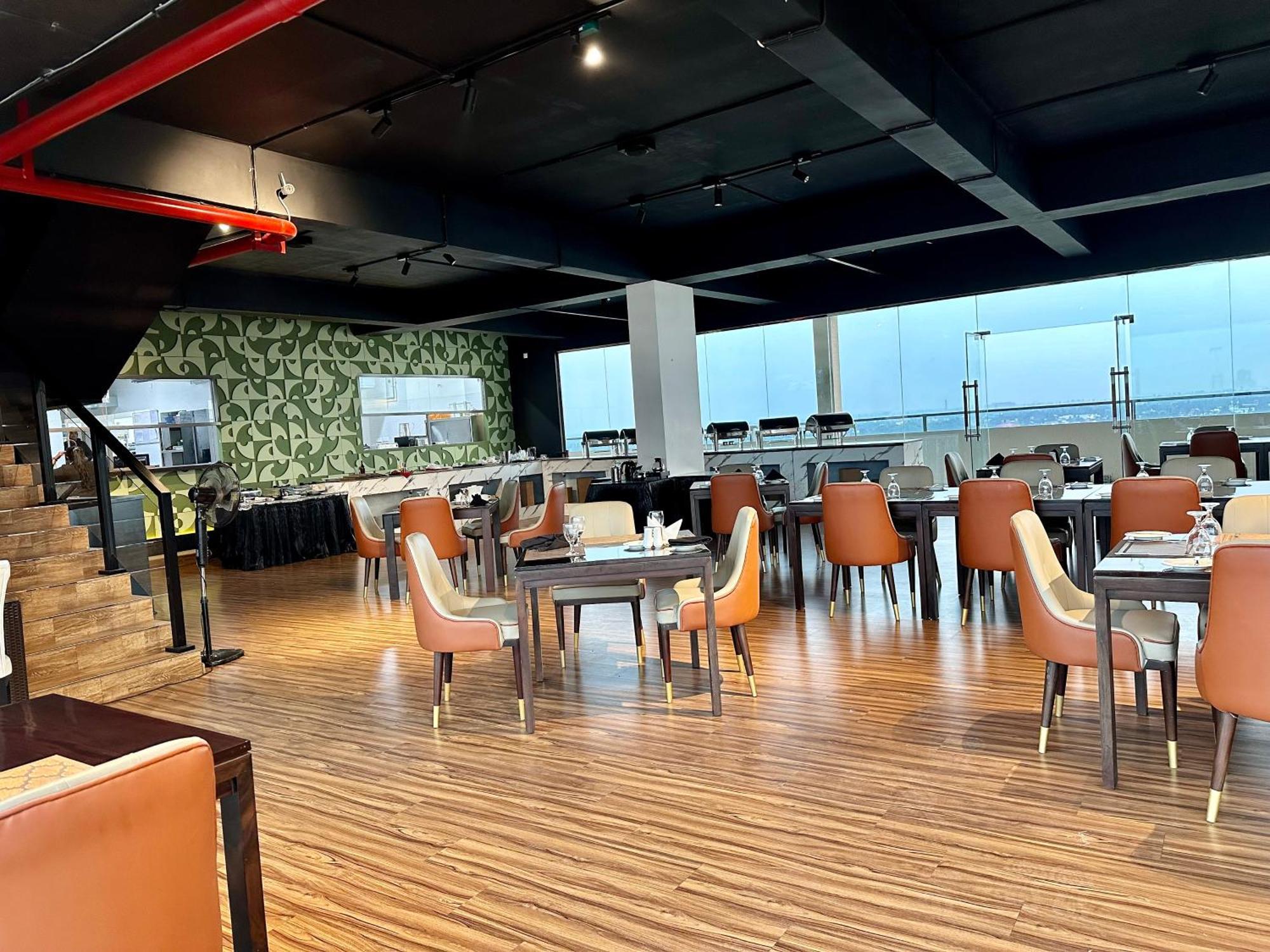 Ocean Breeze Hotel Residencies Britlanka Apartments Negombo Buitenkant foto