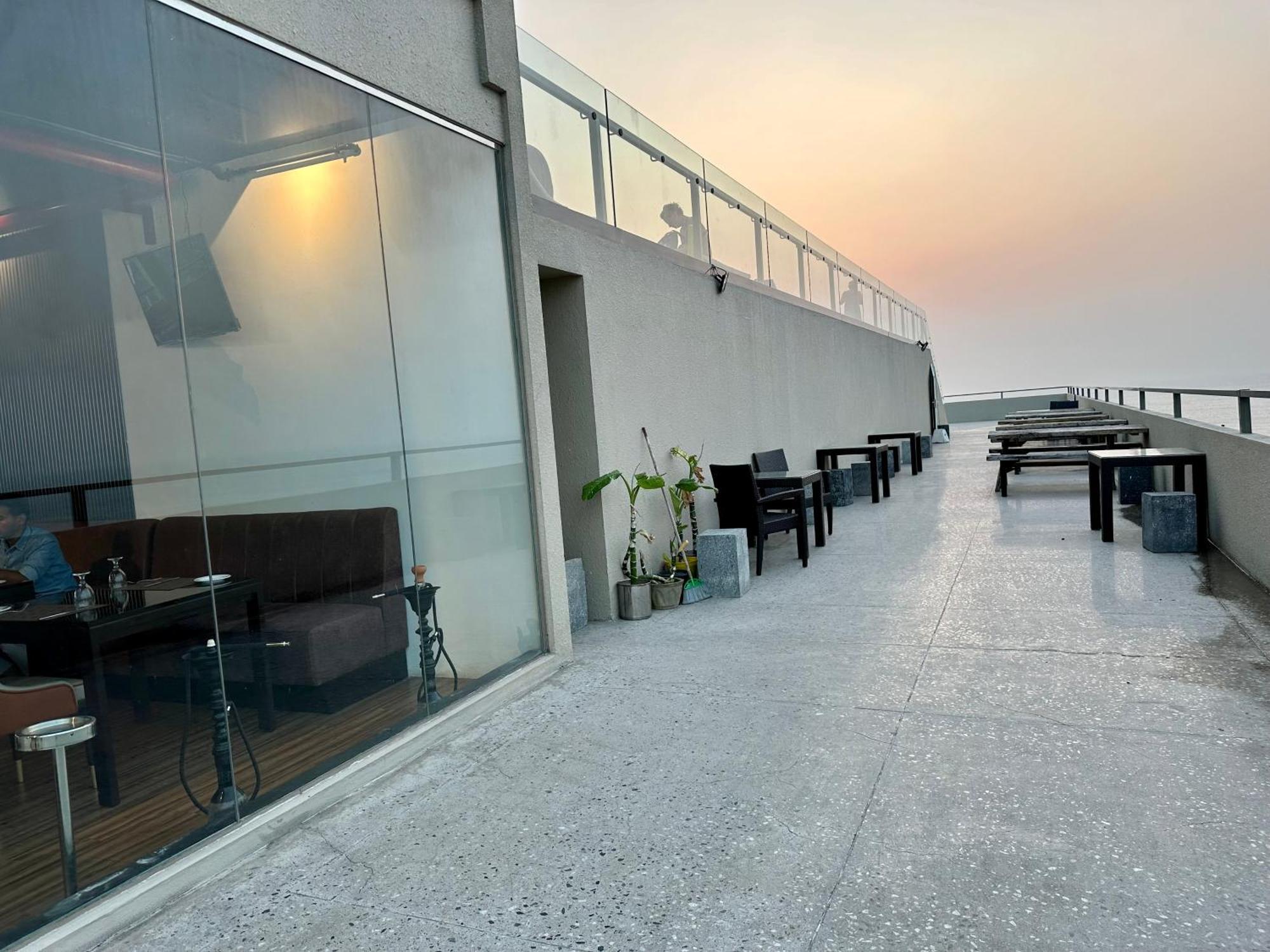 Ocean Breeze Hotel Residencies Britlanka Apartments Negombo Buitenkant foto
