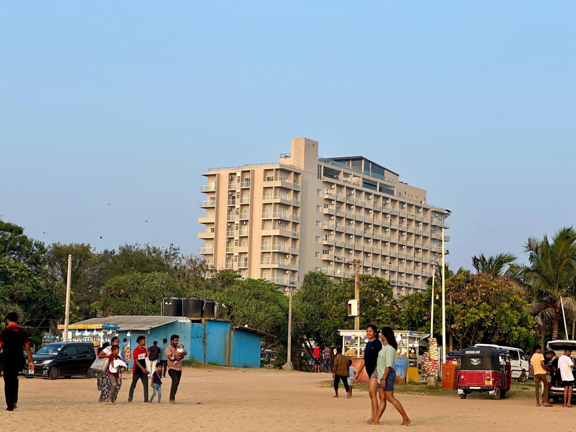 Ocean Breeze Hotel Residencies Britlanka Apartments Negombo Buitenkant foto