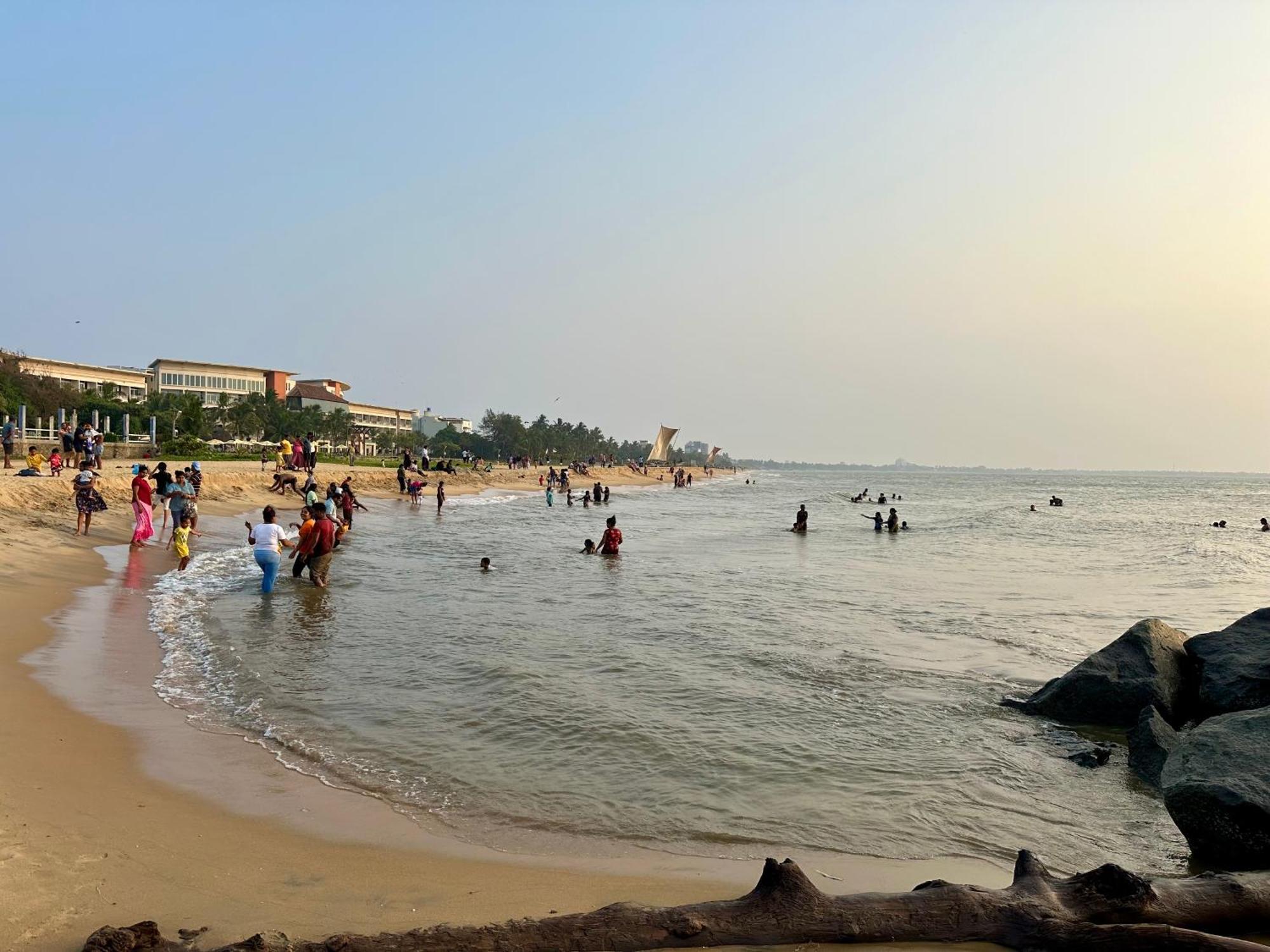 Ocean Breeze Hotel Residencies Britlanka Apartments Negombo Buitenkant foto